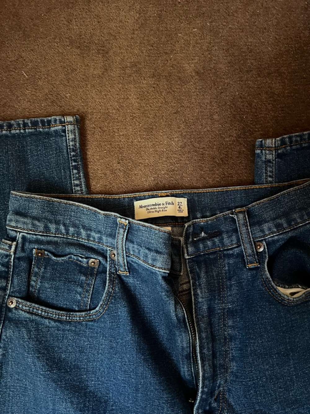 Abercrombie and Fitch ultra high-rise ankle straight Jean - Picture 3 of 4